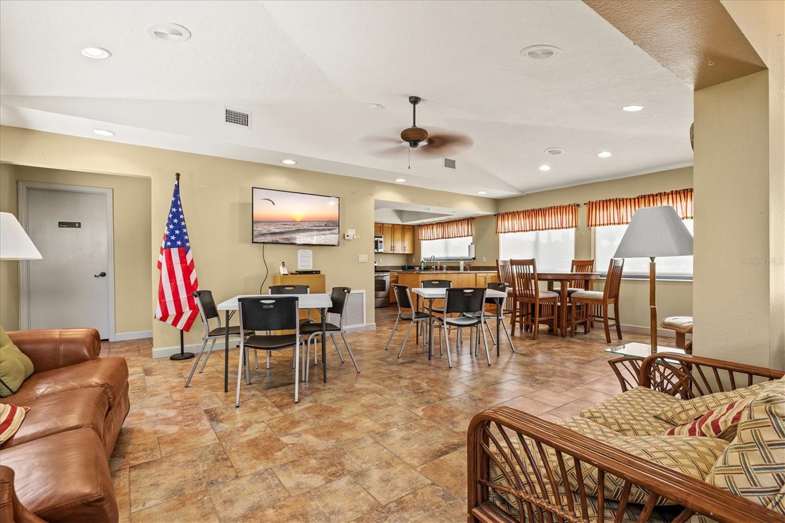 Image 48 of 65 For 4612 Park Lake Terrace N