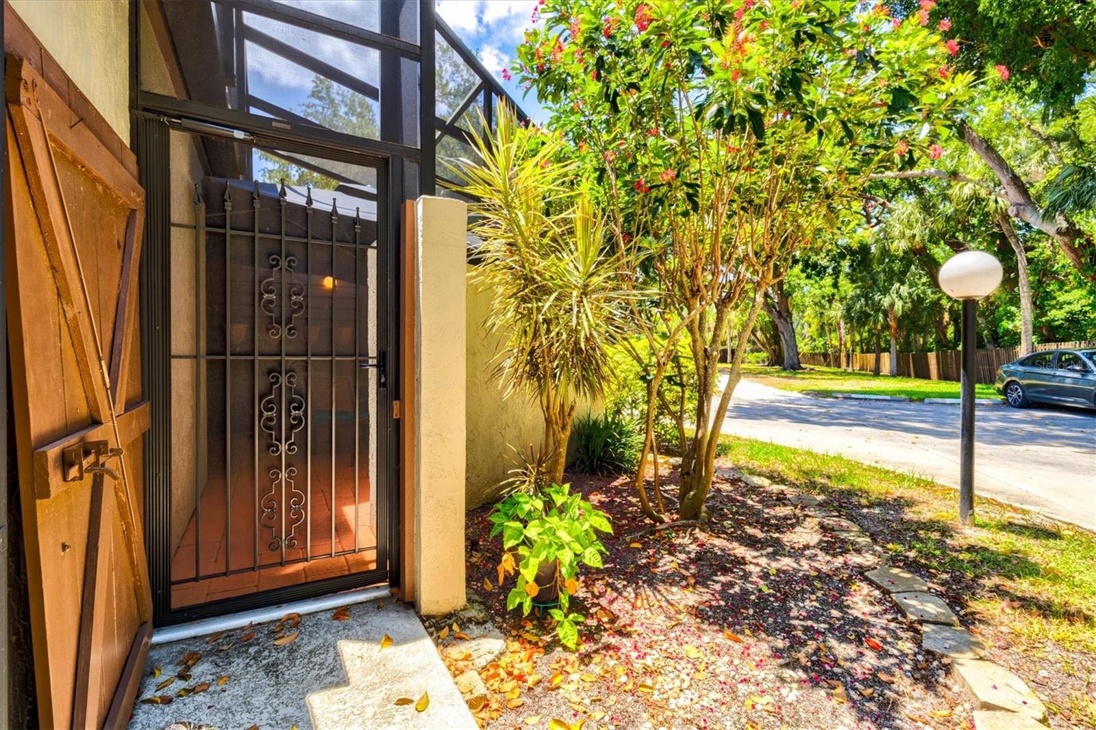 Image 6 of 65 For 4612 Park Lake Terrace N