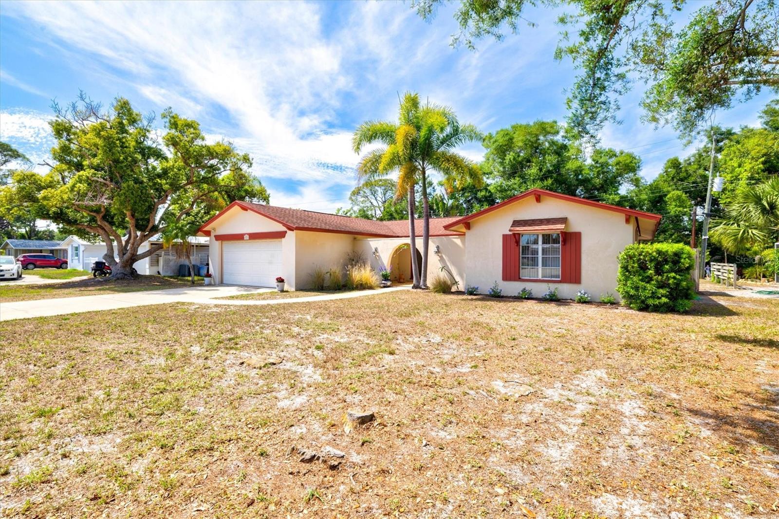 Image 5 of 91 For 6533 Bowline Drive