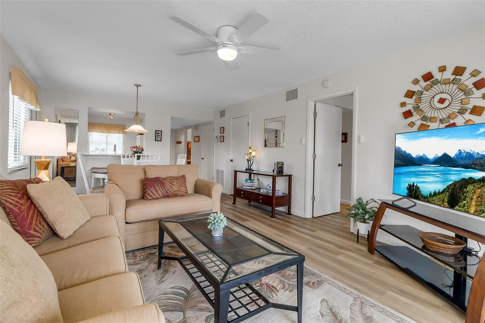 Image 14 of 34 For 5224 Lake Village Drive 67