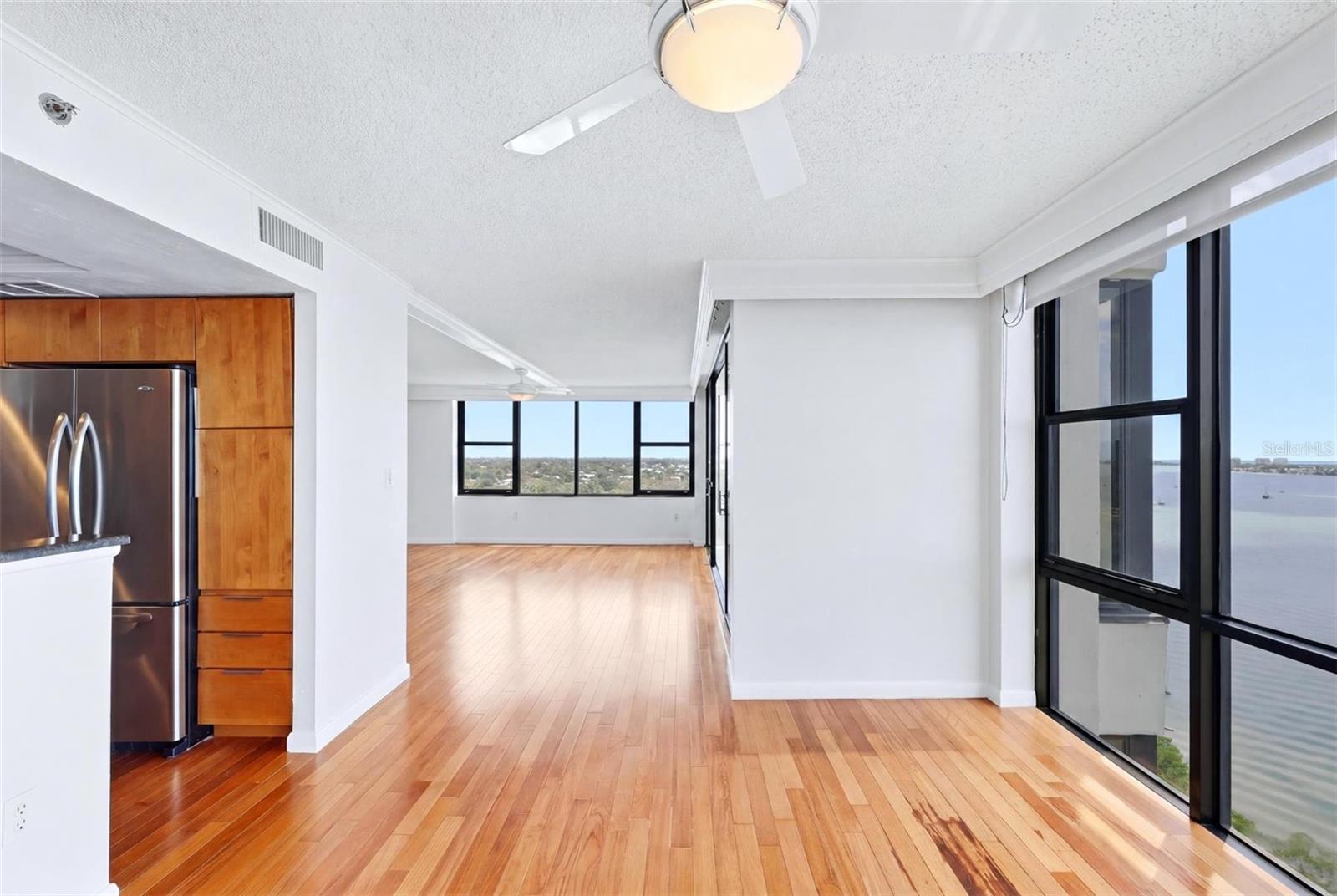 Image 11 of 46 For 770 Palm Avenue 1501