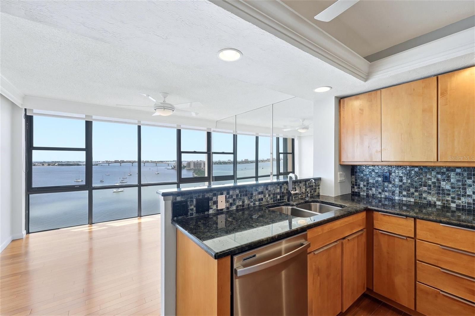 Image 15 of 46 For 770 Palm Avenue 1501
