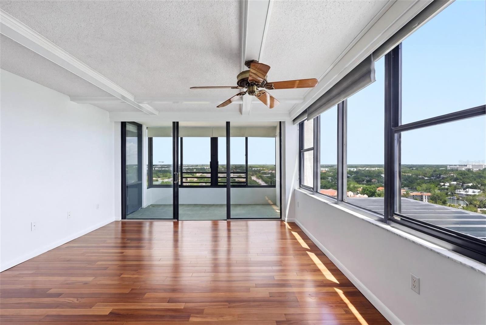 Image 18 of 46 For 770 Palm Avenue 1501