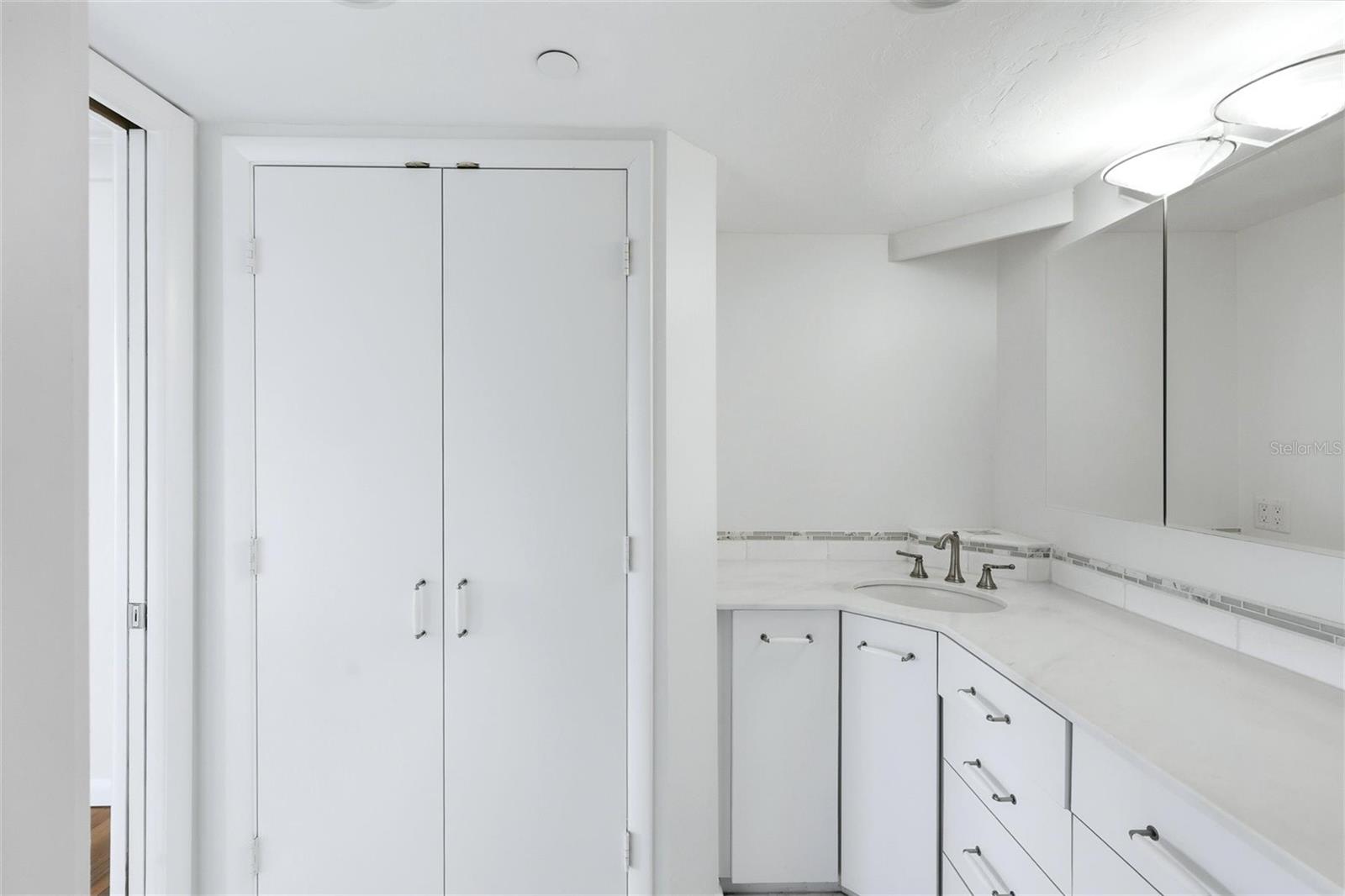 Image 22 of 46 For 770 Palm Avenue 1501