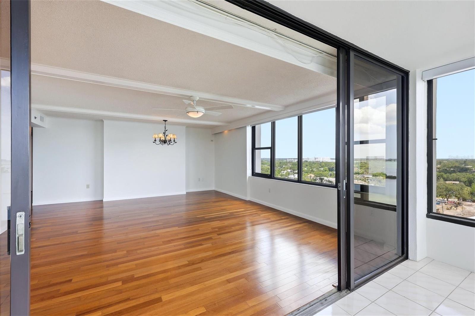 Image 30 of 46 For 770 Palm Avenue 1501