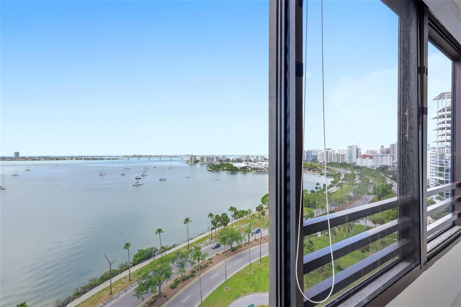 Image 9 of 46 For 770 Palm Avenue 1501