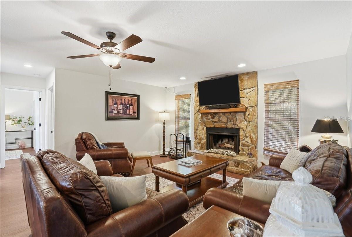 Image 11 of 72 For 4503 4th Avenue Drive E