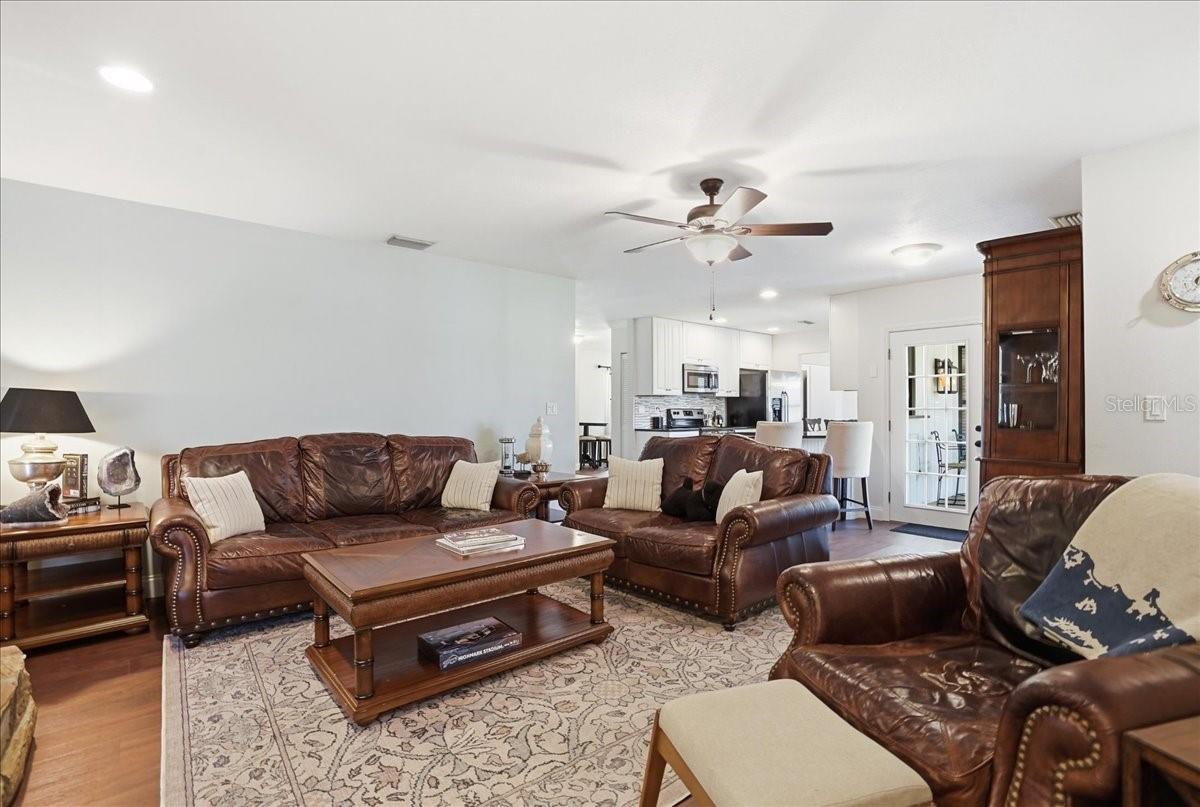 Image 17 of 72 For 4503 4th Avenue Drive E