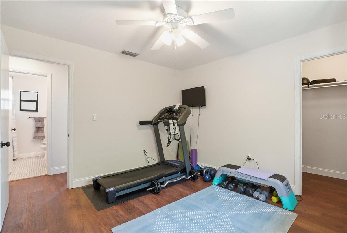 Image 25 of 72 For 4503 4th Avenue Drive E