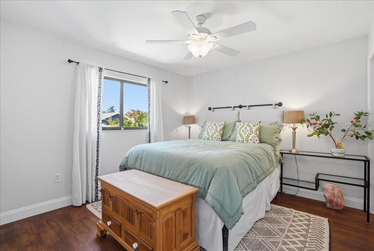 Image 26 of 72 For 4503 4th Avenue Drive E