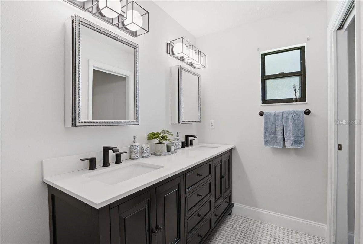 Image 35 of 72 For 4503 4th Avenue Drive E