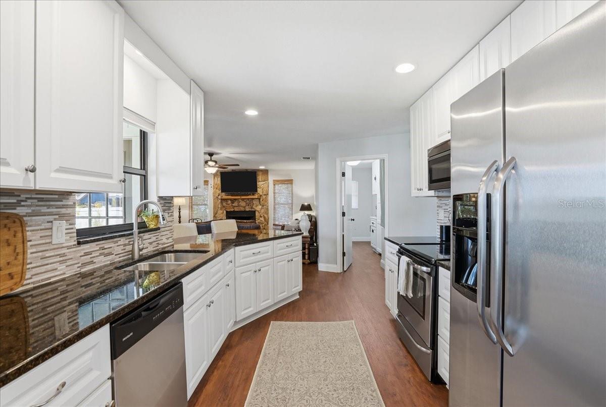 Image 9 of 72 For 4503 4th Avenue Drive E