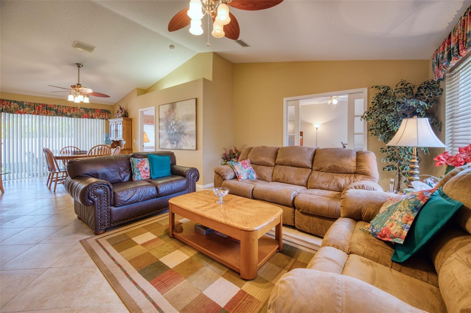Image 3 of 22 For 541 Falkland Road