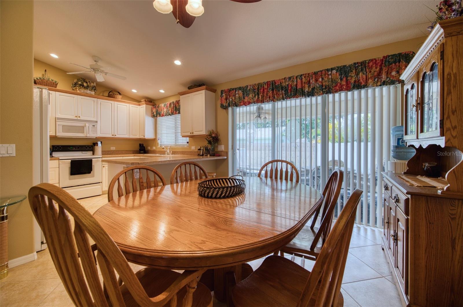 Image 5 of 22 For 541 Falkland Road