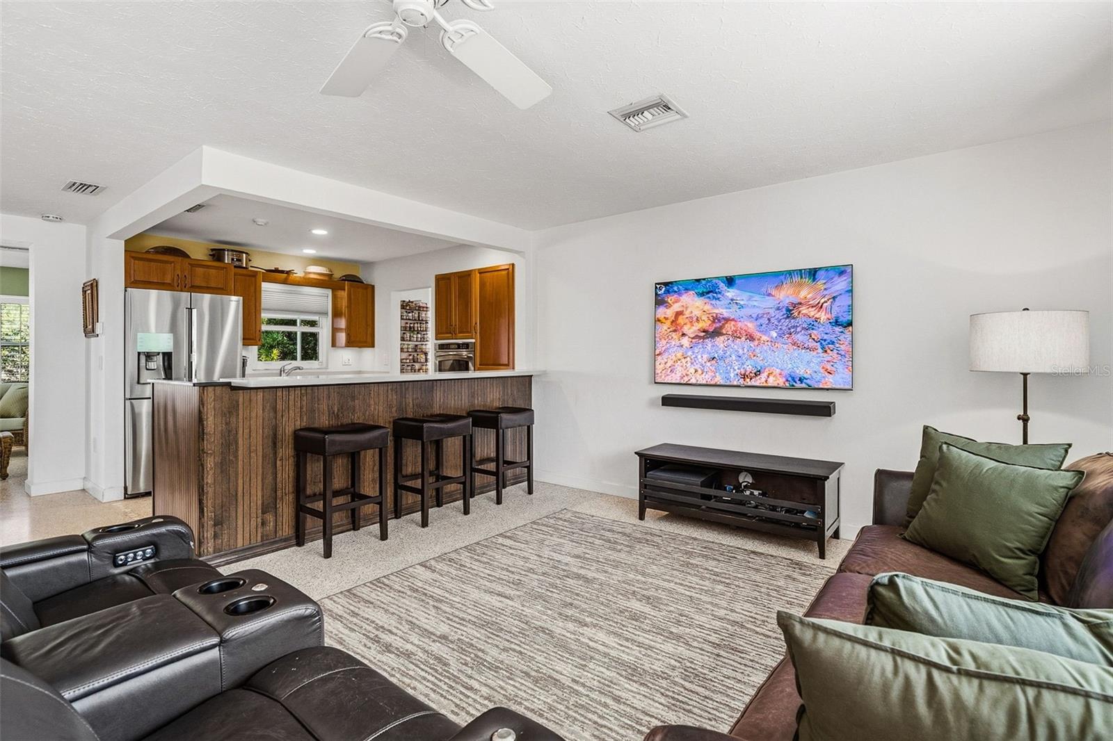 Image 11 of 41 For 2747 Jefferson Circle