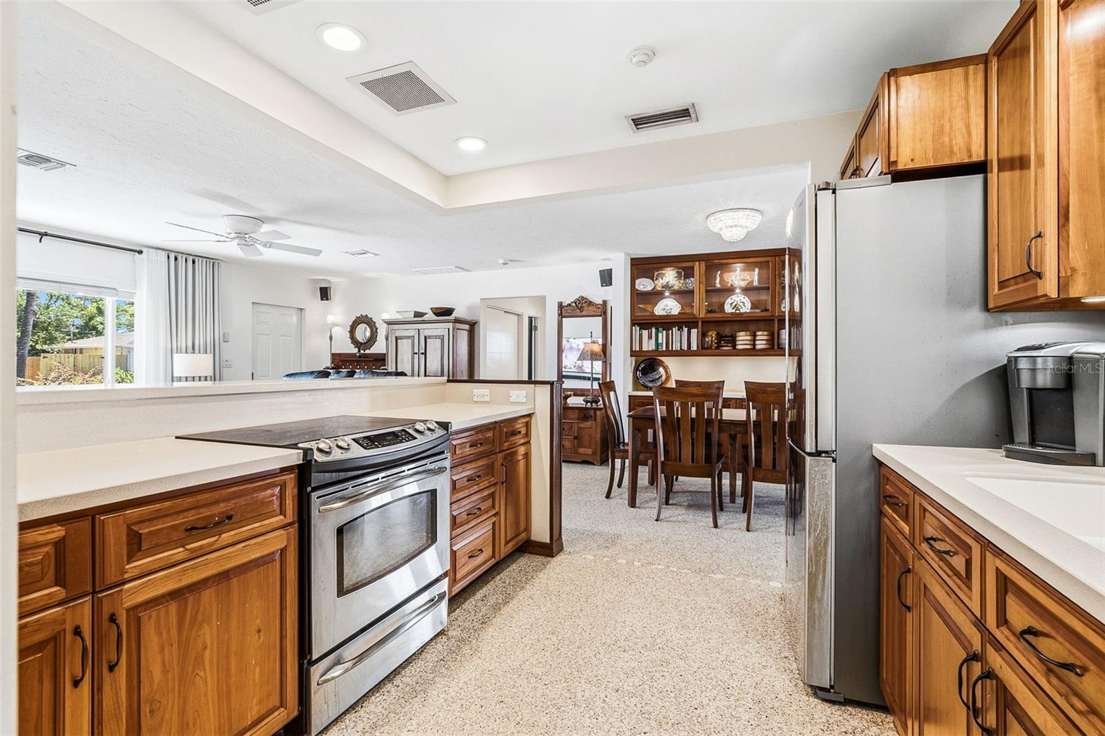 Image 7 of 41 For 2747 Jefferson Circle