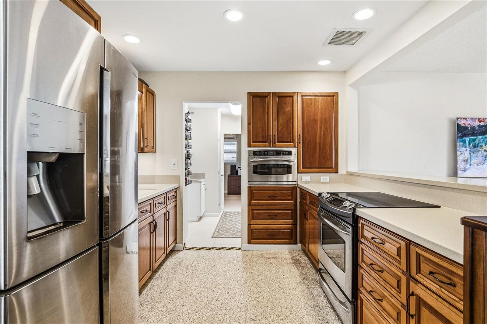 Image 8 of 41 For 2747 Jefferson Circle