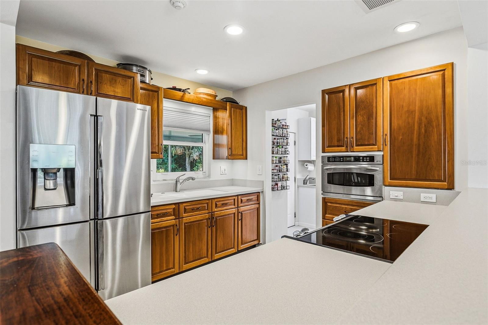 Image 9 of 41 For 2747 Jefferson Circle