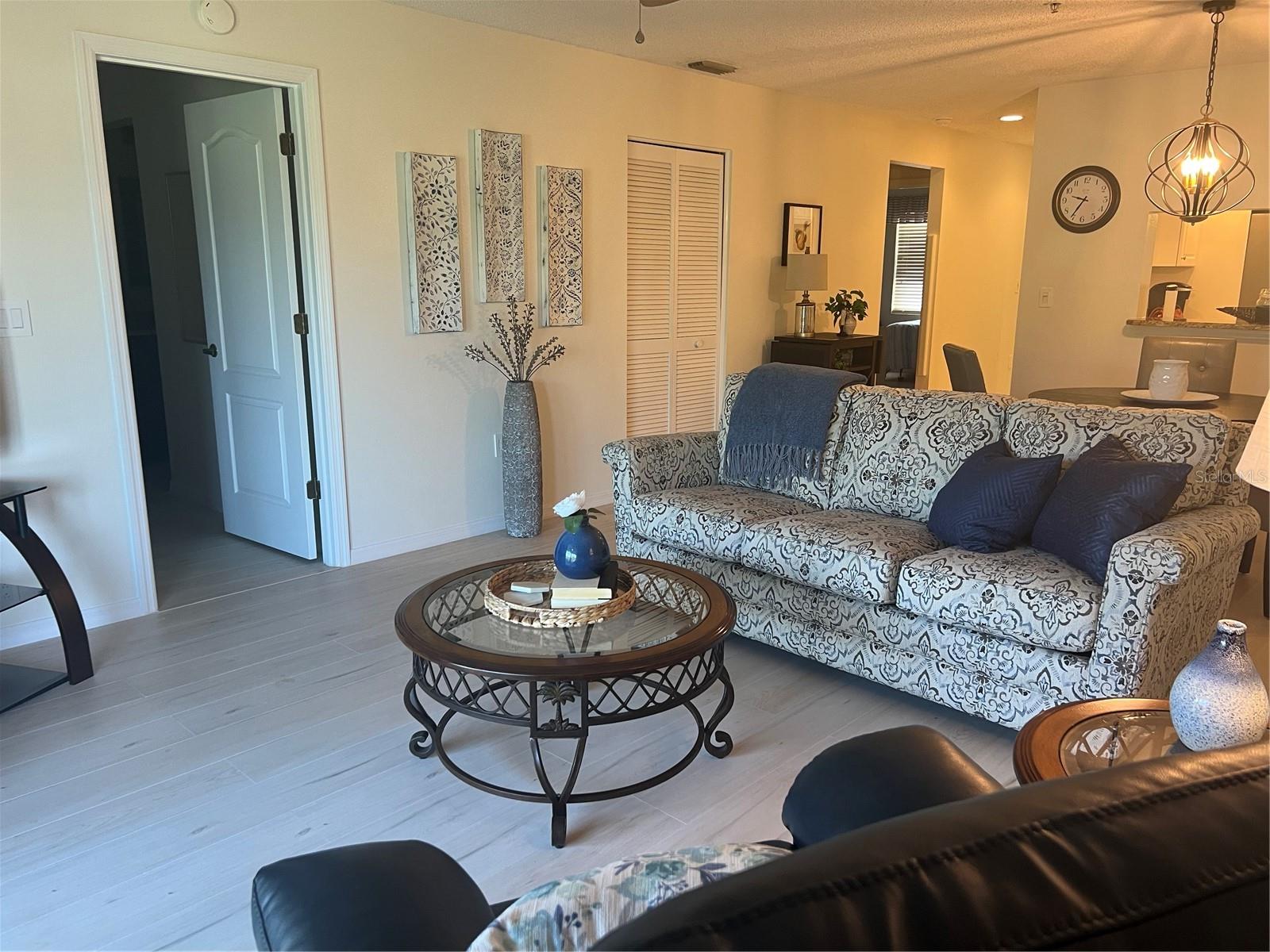 Image 13 of 30 For 6501 Stone River Road 309