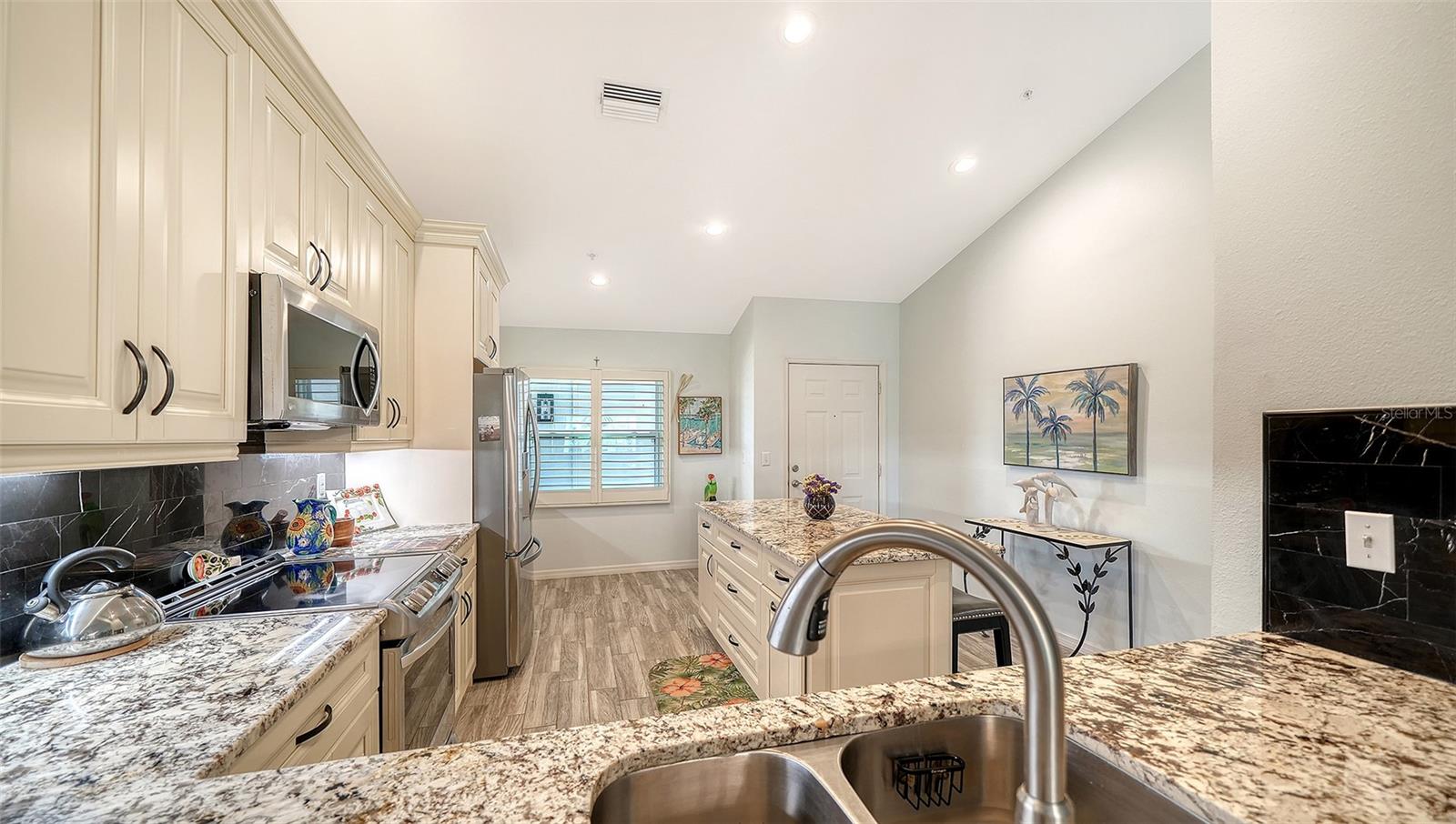 Image 18 of 70 For 8750 Olde Hickory Avenue 9305