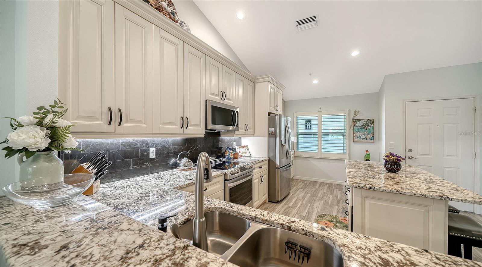 Image 19 of 70 For 8750 Olde Hickory Avenue 9305