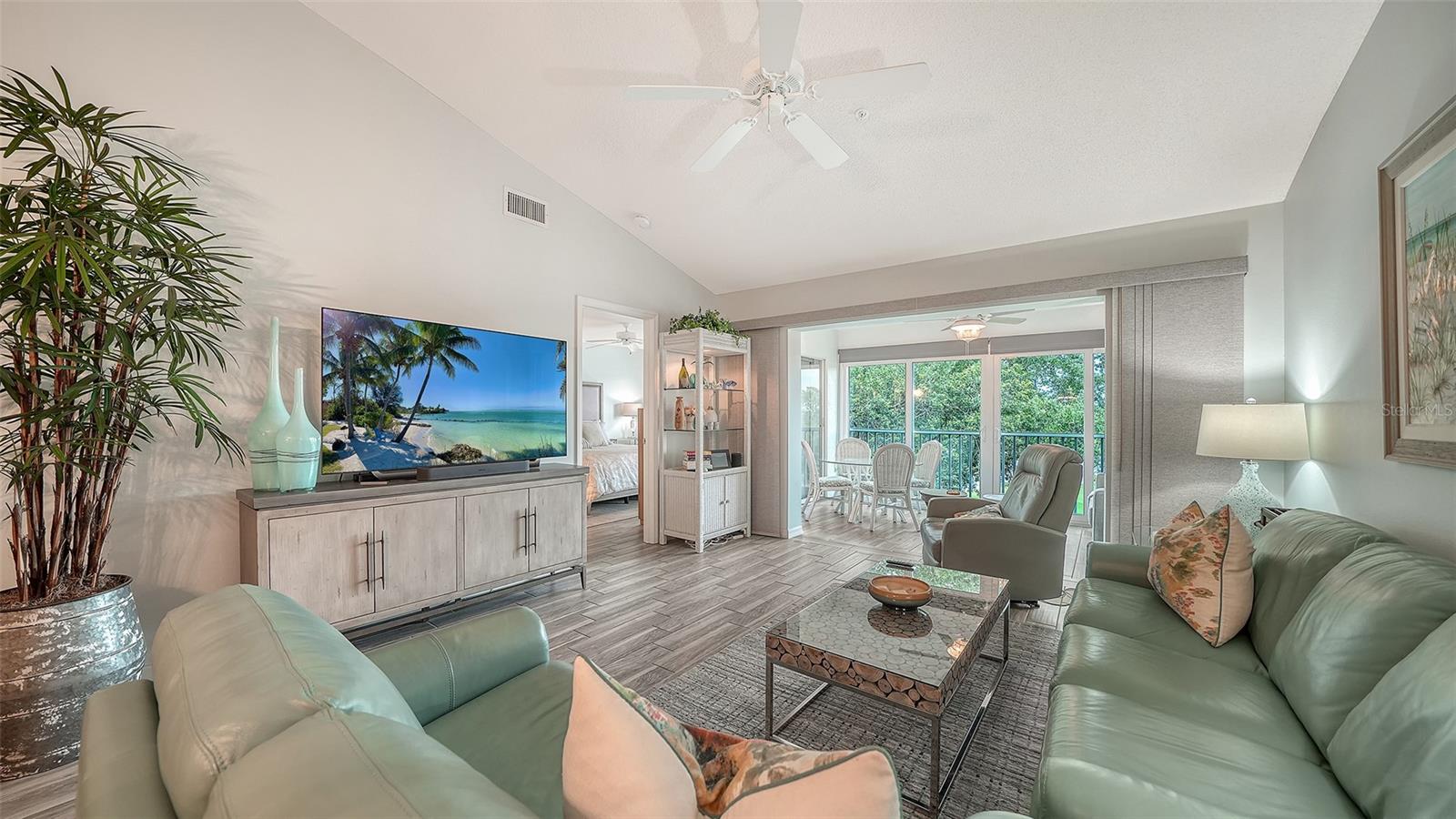 Image 6 of 70 For 8750 Olde Hickory Avenue 9305