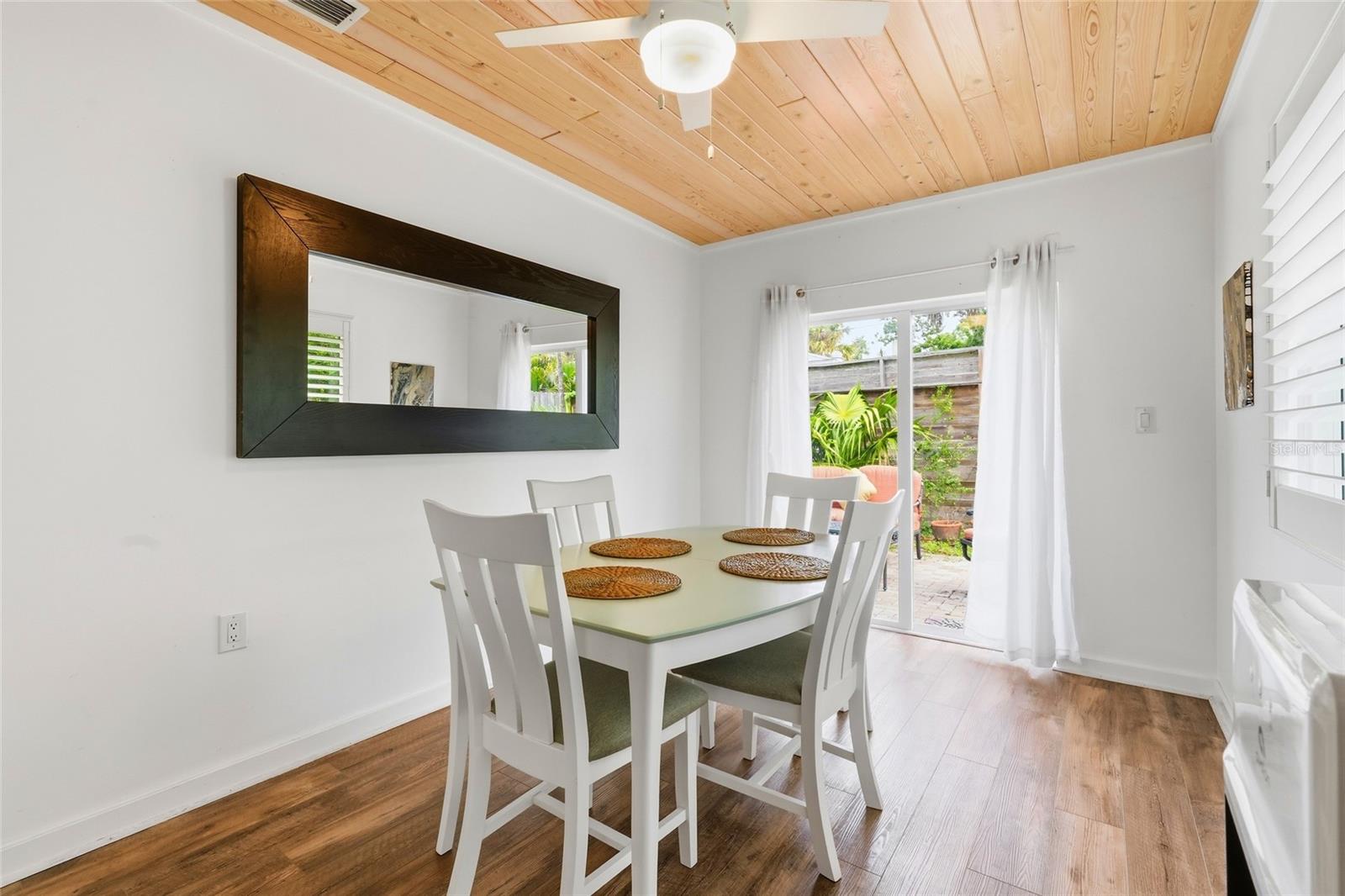 Image 17 of 42 For 845 Highland Street