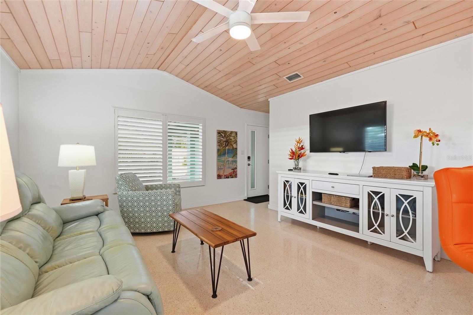 Image 7 of 42 For 845 Highland Street