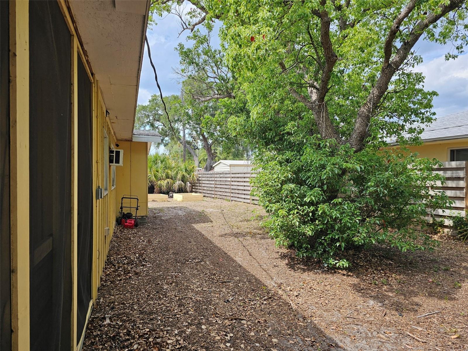 Image 25 of 26 For 7409 Manatee Street