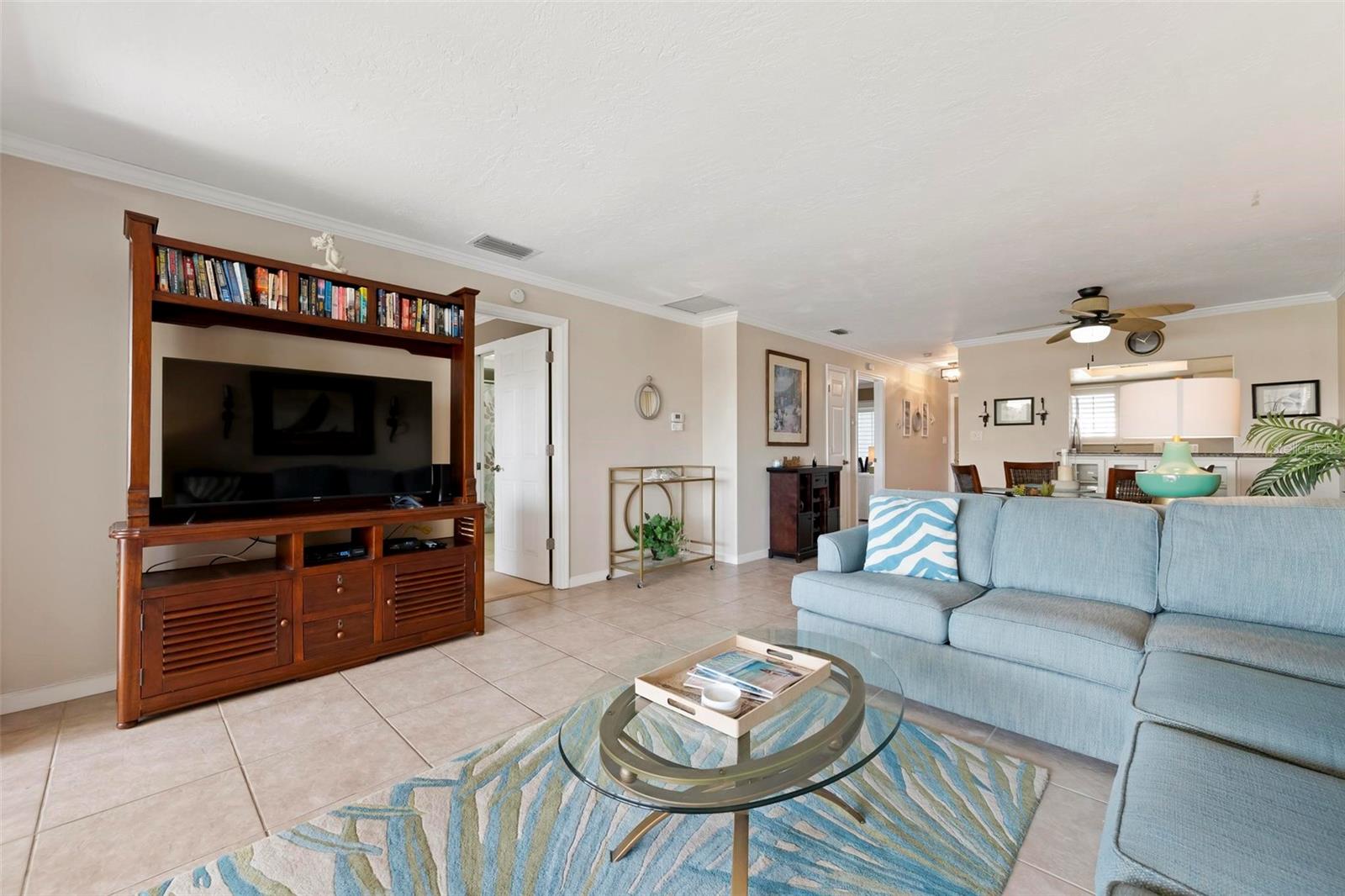 Image 7 of 28 For 711 Manatee Avenue