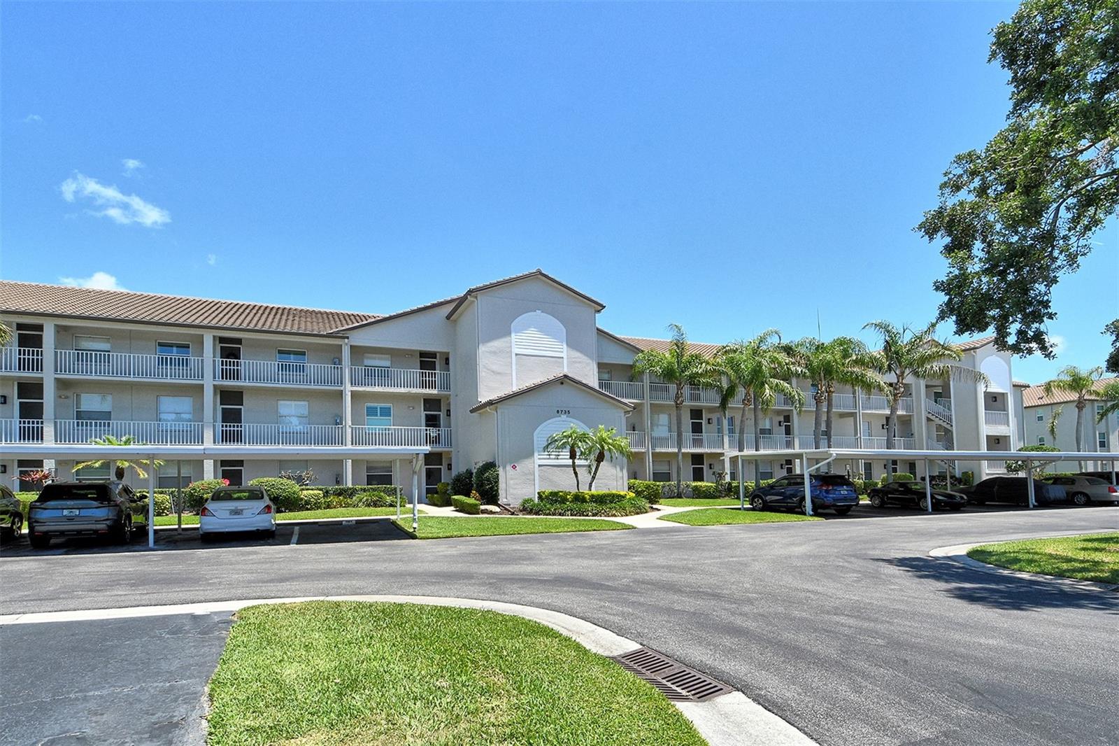 Image 2 of 63 For 8735 Olde Hickory Avenue 8308