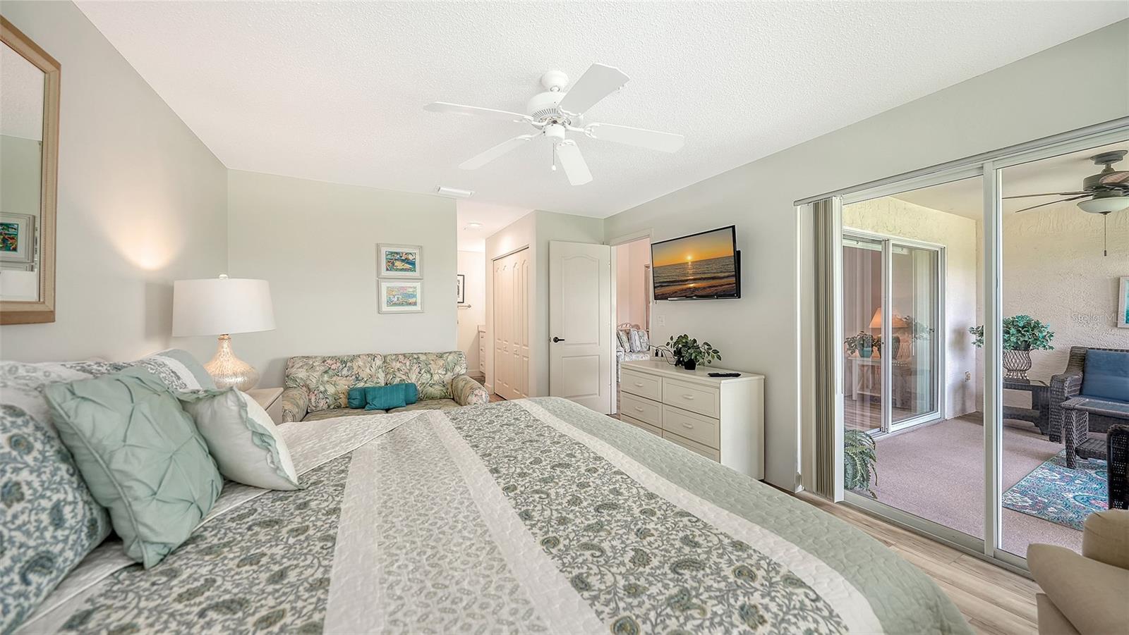 Image 24 of 63 For 8735 Olde Hickory Avenue 8308