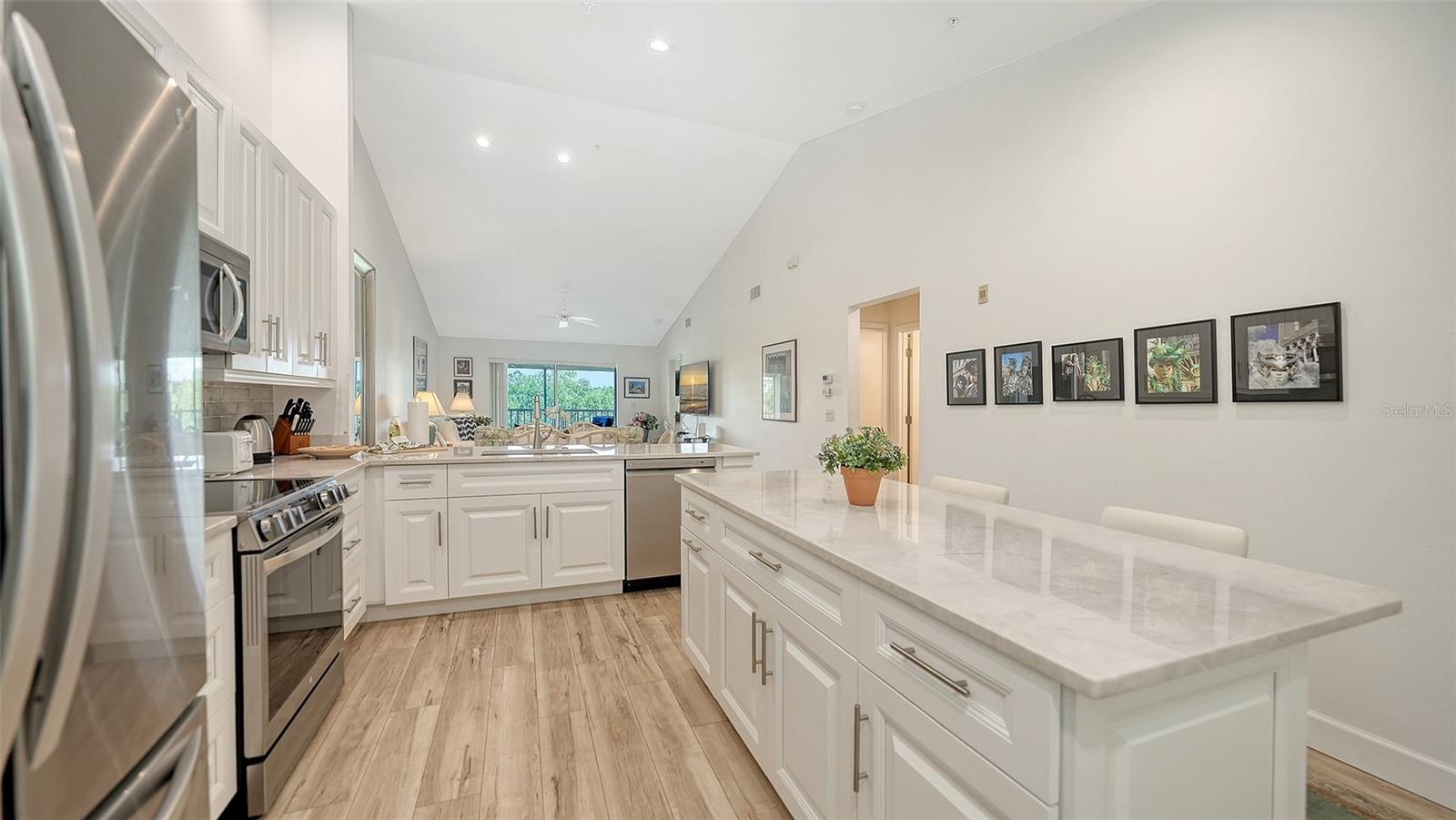 Image 7 of 63 For 8735 Olde Hickory Avenue 8308