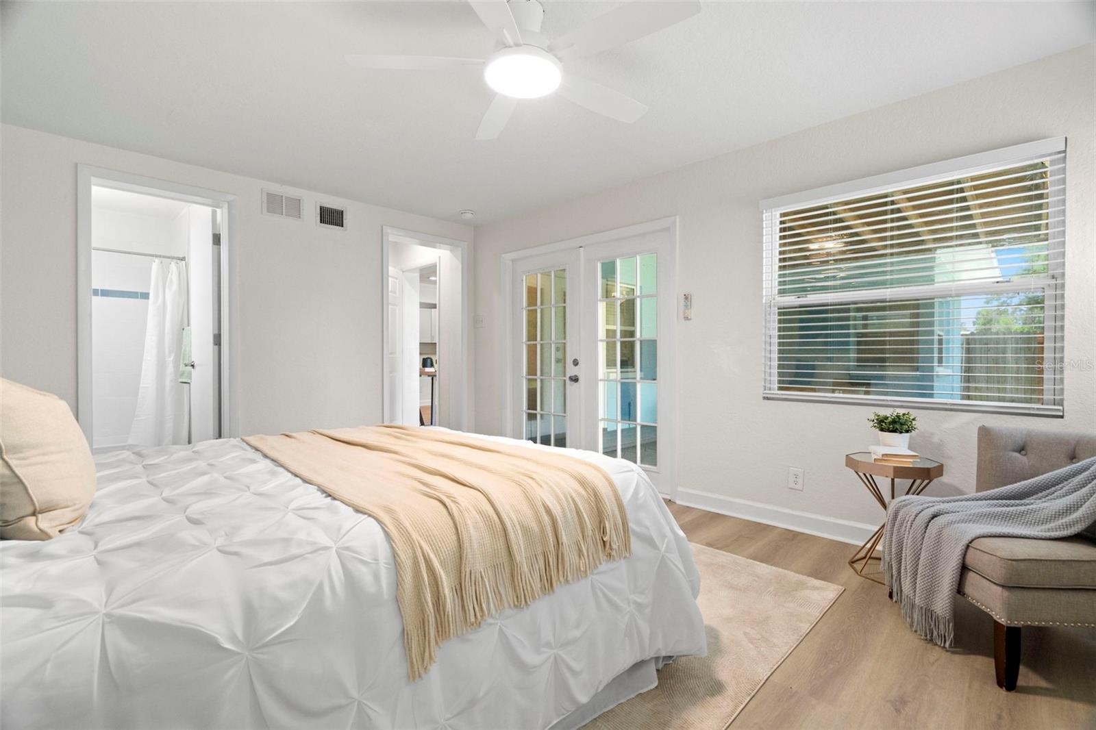 Image 17 of 34 For 5813 18th Avenue S