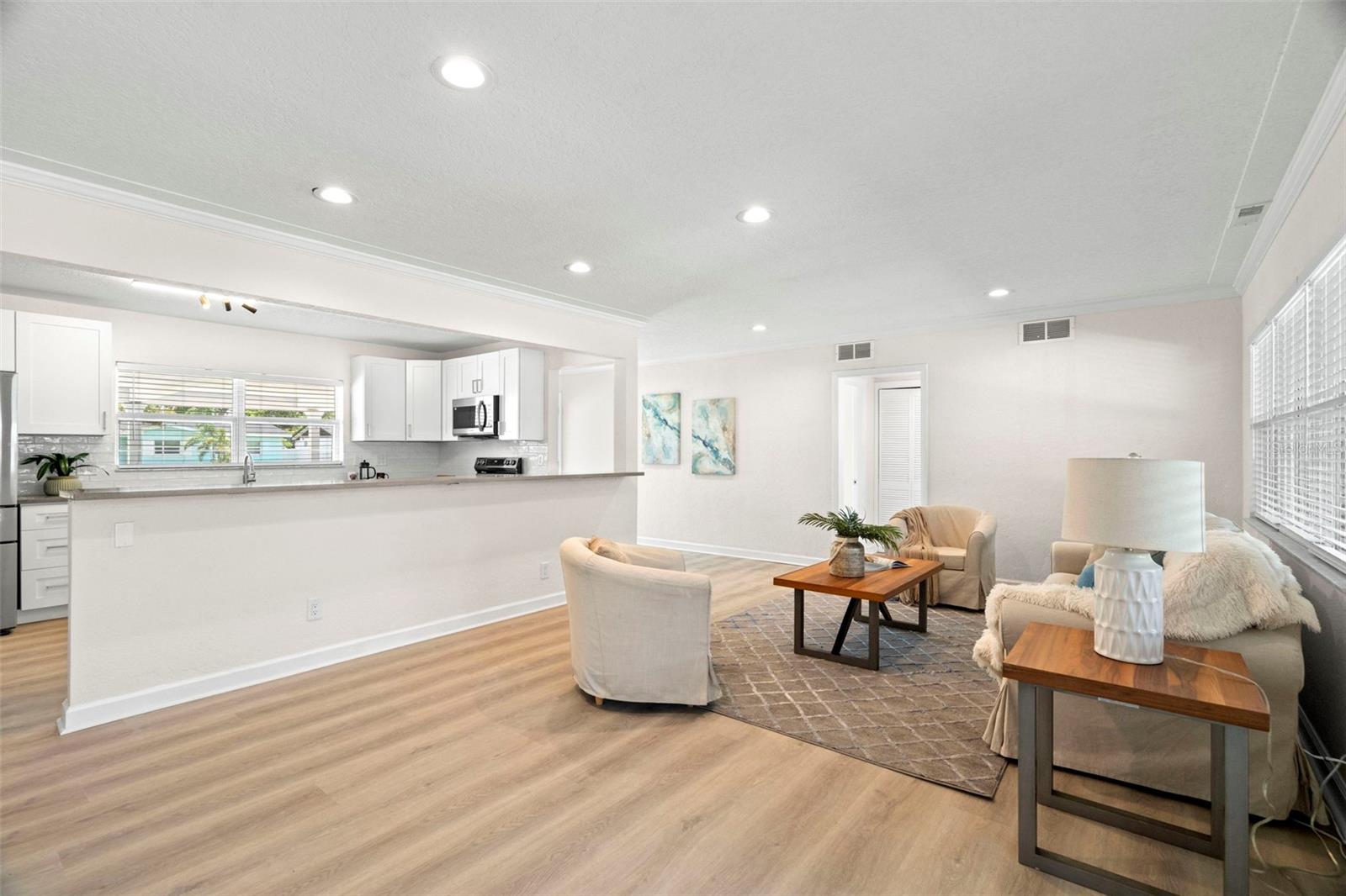 Image 4 of 34 For 5813 18th Avenue S