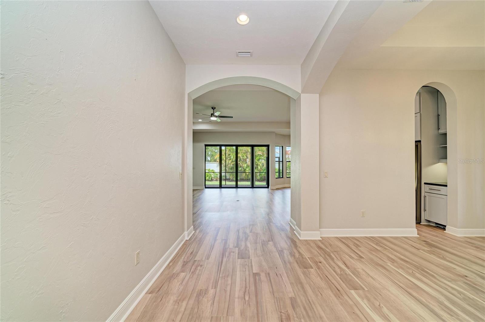 Image 6 of 51 For 5819 Title Row Drive