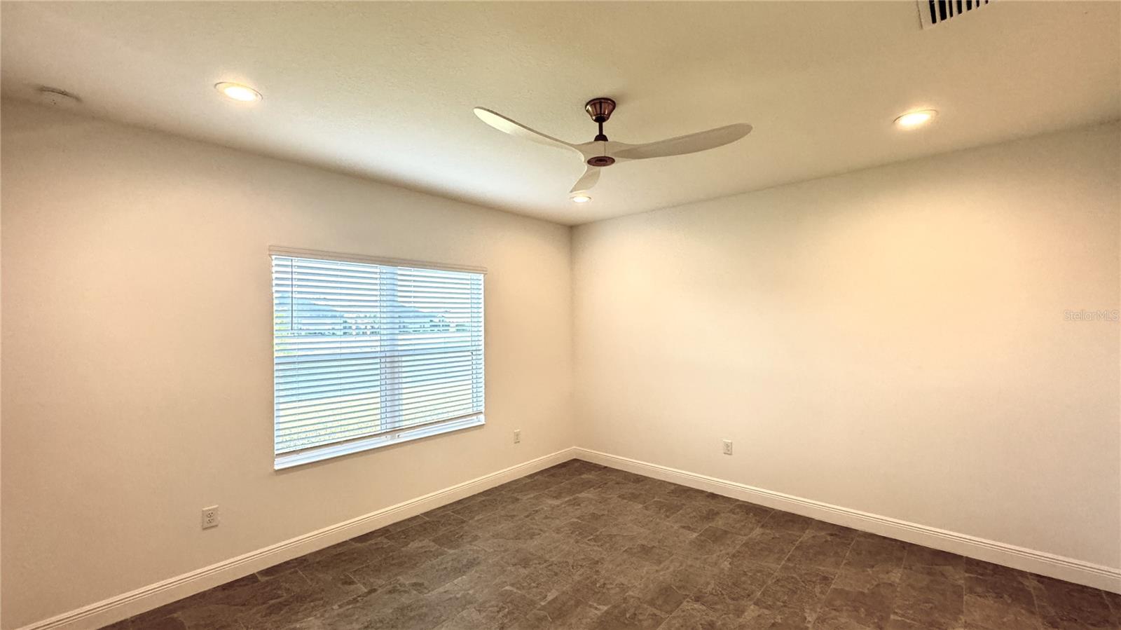 Image 11 of 30 For 14608 Barefoot Lane