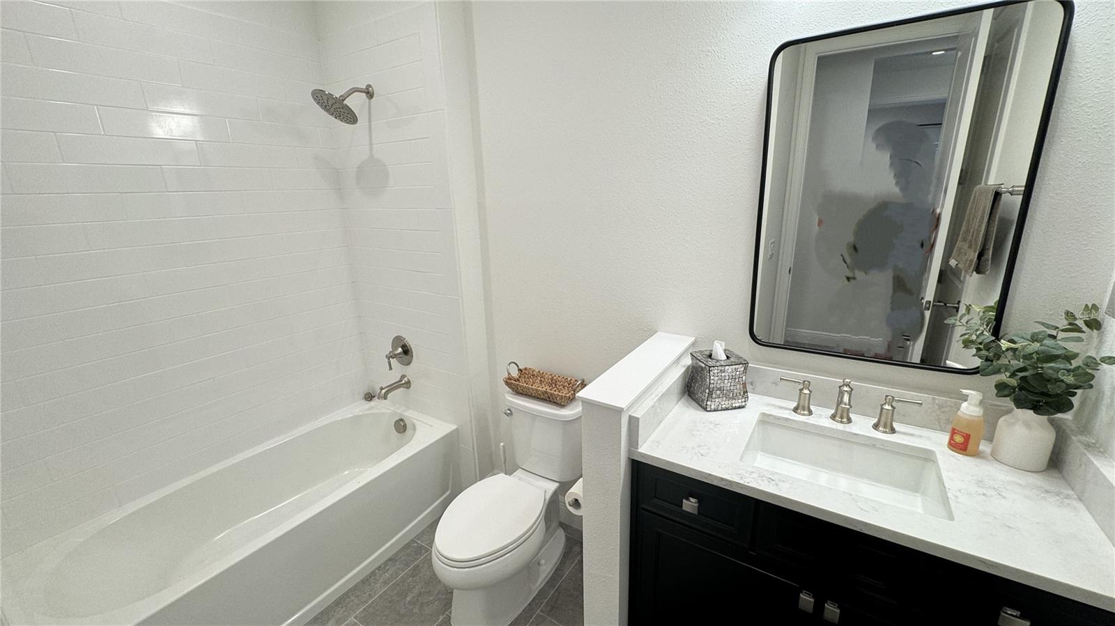 Image 19 of 30 For 14608 Barefoot Lane