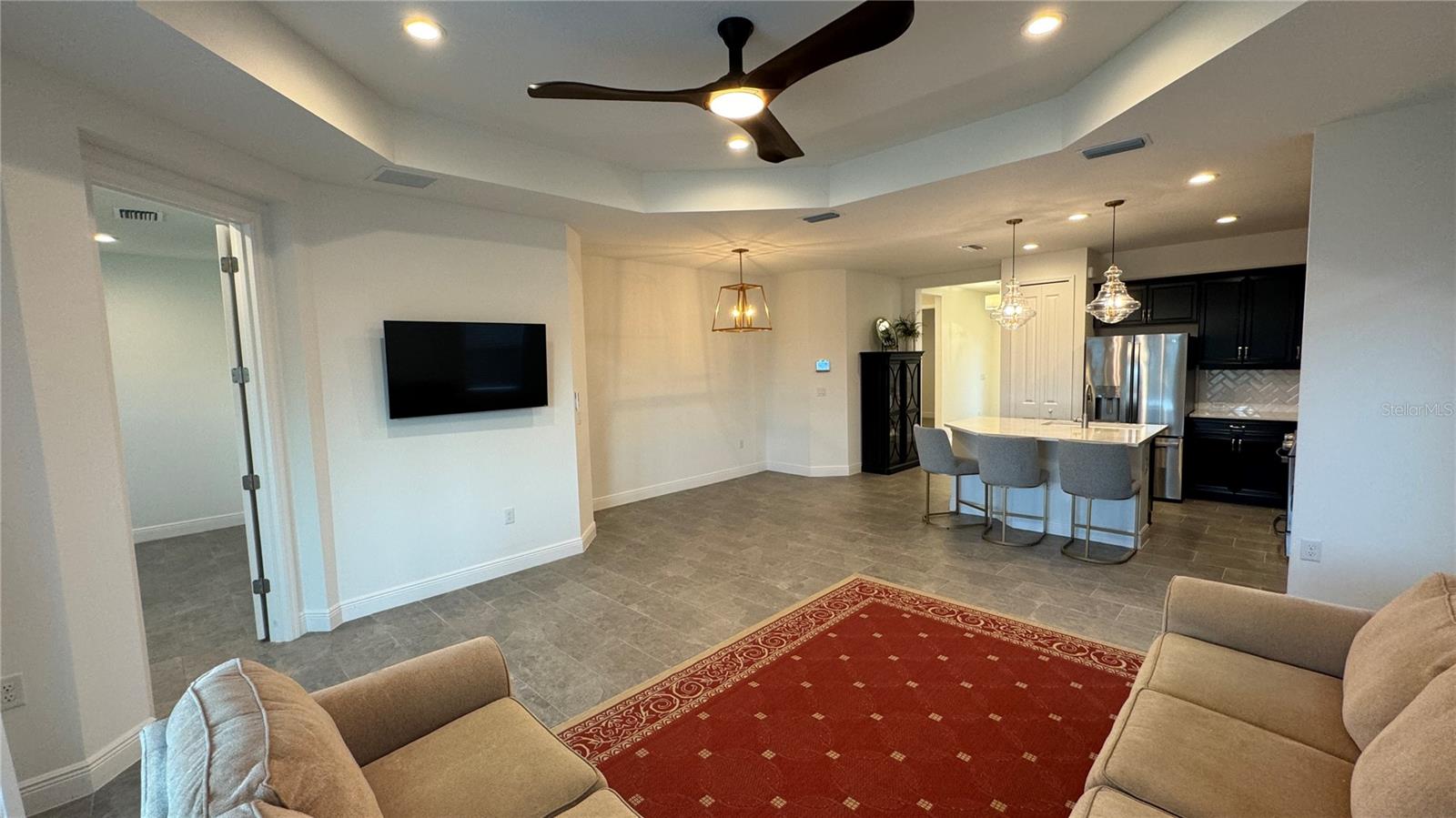 Image 4 of 30 For 14608 Barefoot Lane