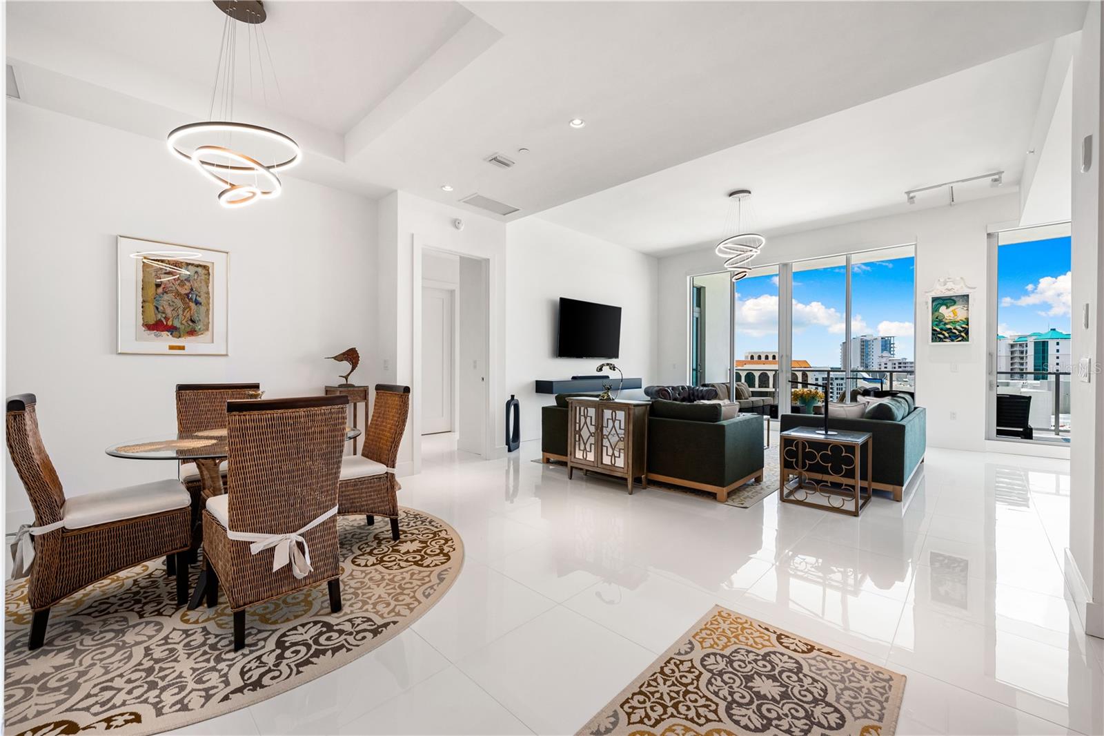 Image 2 of 61 For 111 Pineapple Avenue 1208