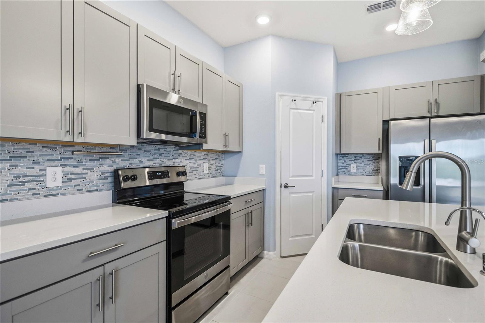 Image 15 of 56 For 11779 Glenside Terrace