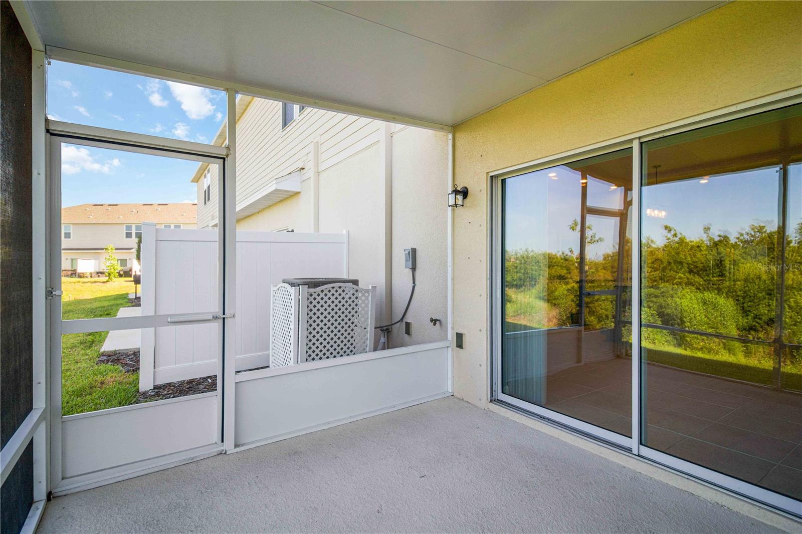Image 36 of 56 For 11779 Glenside Terrace