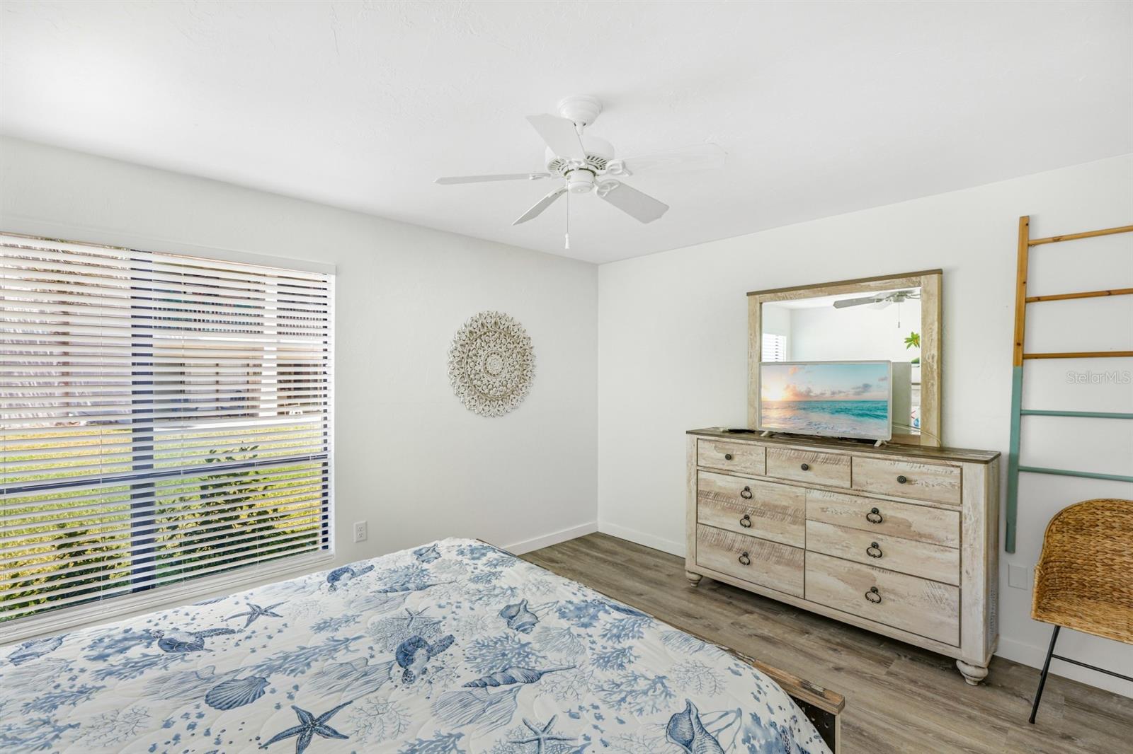 Image 14 of 32 For 1801 Gulf Drive N 184