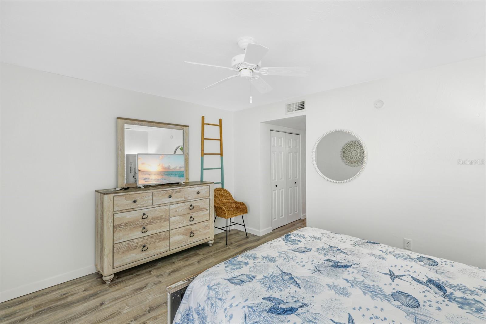 Image 15 of 32 For 1801 Gulf Drive N 184