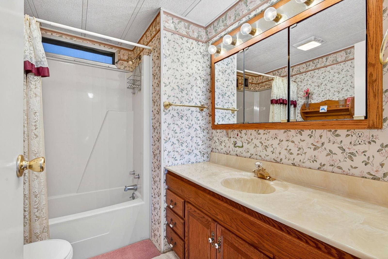 Image 31 of 38 For 8906 31st Avenue E
