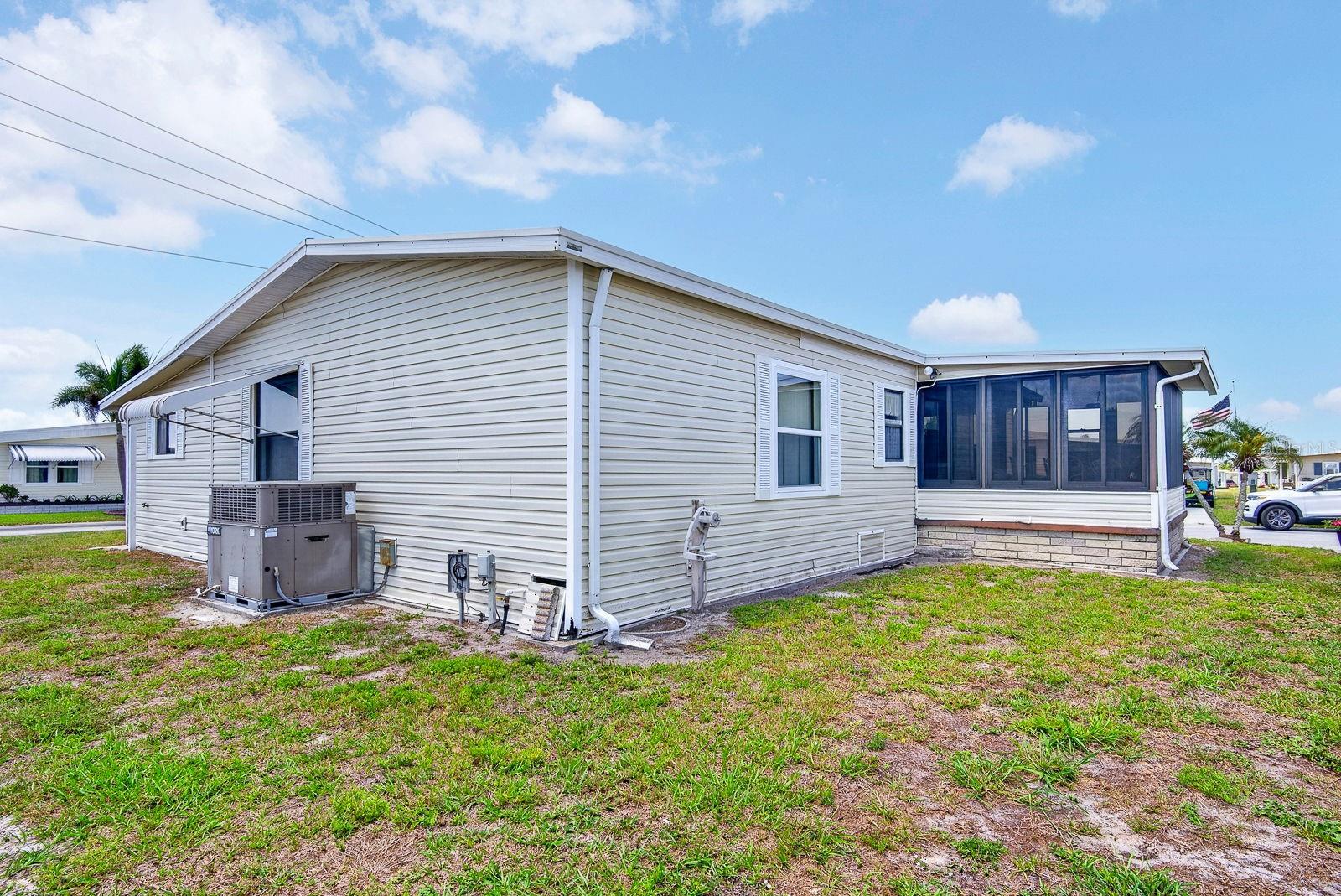 Image 4 of 38 For 8906 31st Avenue E