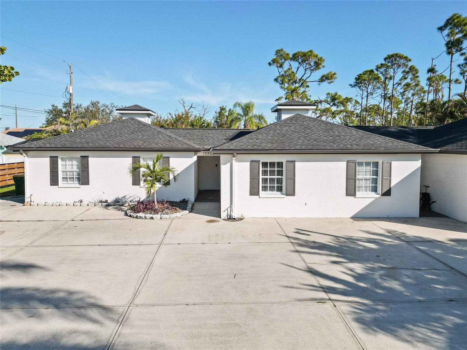 Image 27 of 30 For 13900 San Domingo Boulevard
