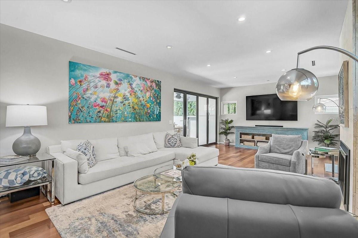 Image 18 of 53 For 627 Owl Way 