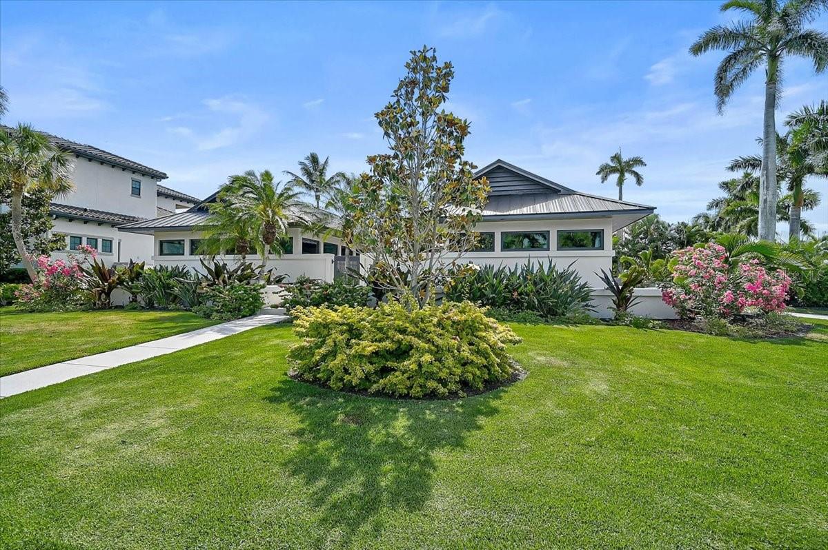 Image 2 of 53 For 627 Owl Way 