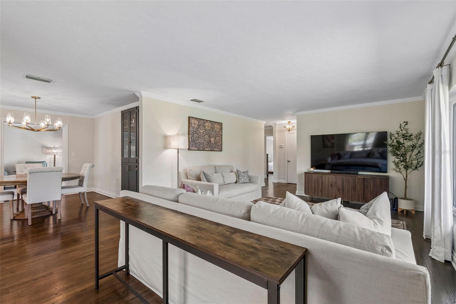 Image 12 of 77 For 301 26th Street W
